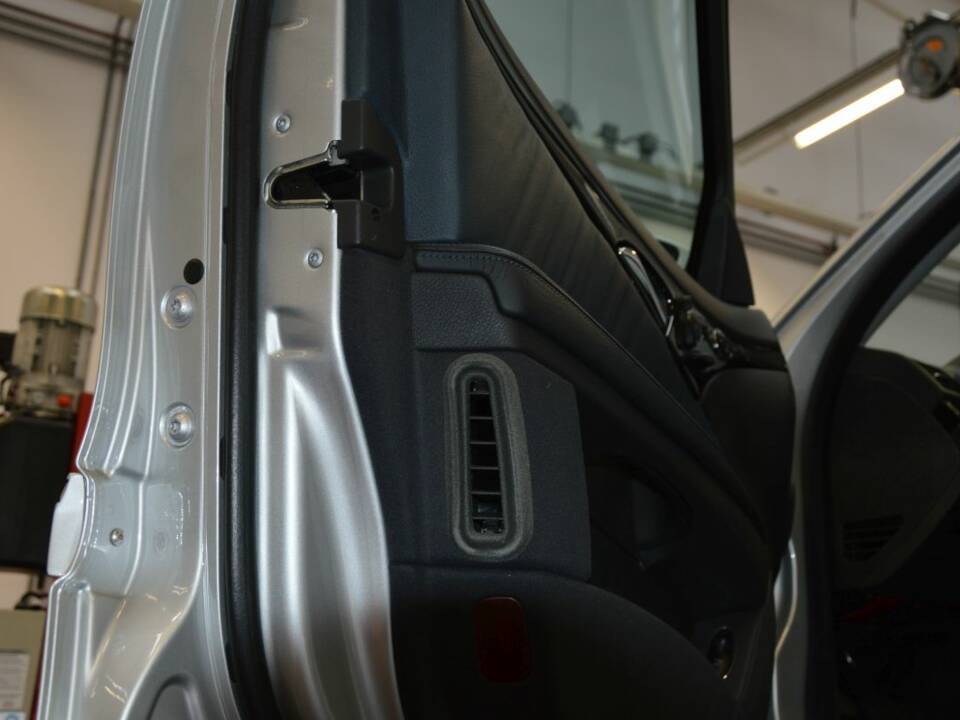 Imagen 77/100 de Mercedes-Benz E 55 AMG (2003)