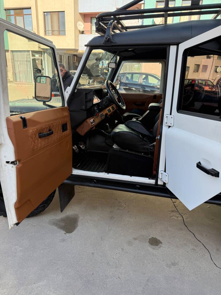 Afbeelding 5/73 van Land Rover Defender 110 (2005)
