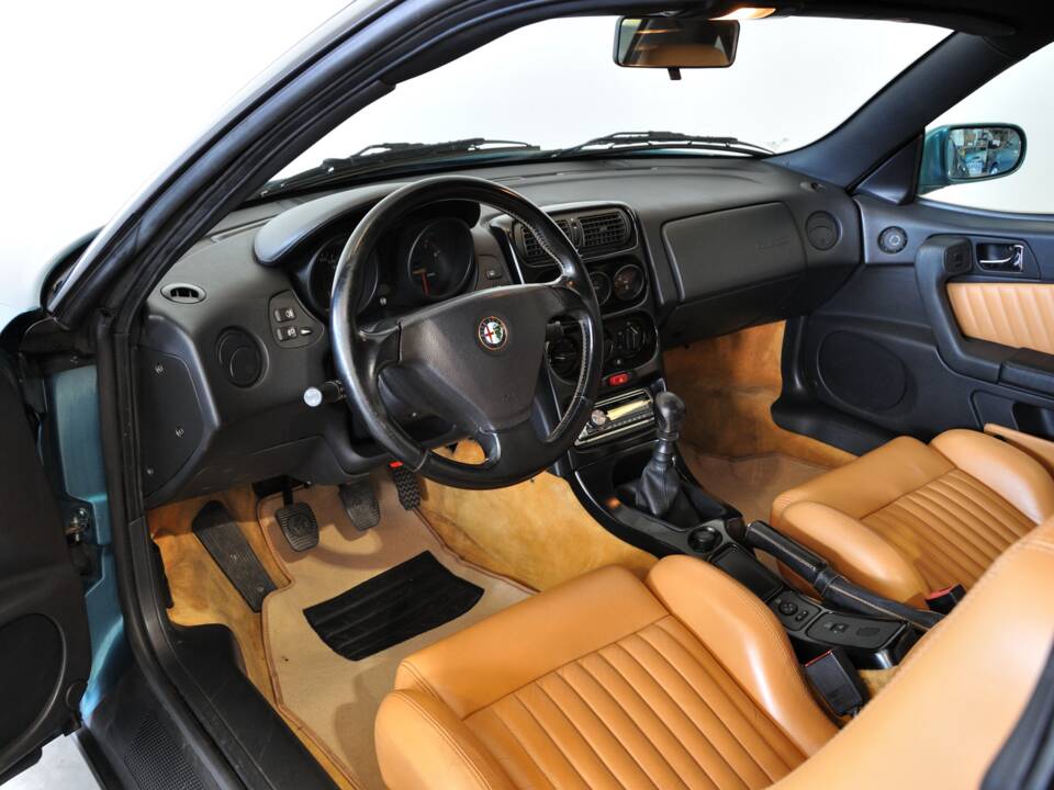 Immagine 14/24 di Alfa Romeo GTV 2.0 V6 Turbo (1997)