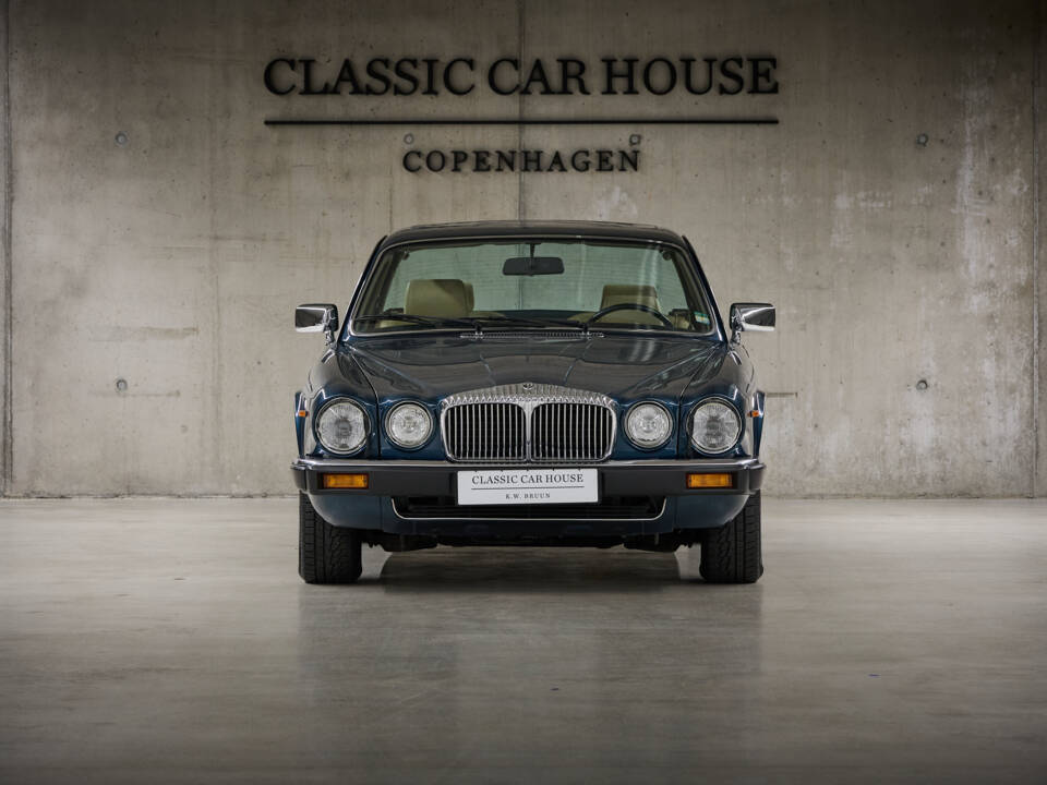 Afbeelding 6/99 van Daimler Double Six (1993)