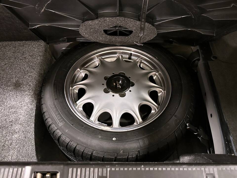 Bild 18/32 von Mercedes-Benz SL 500 (1997)