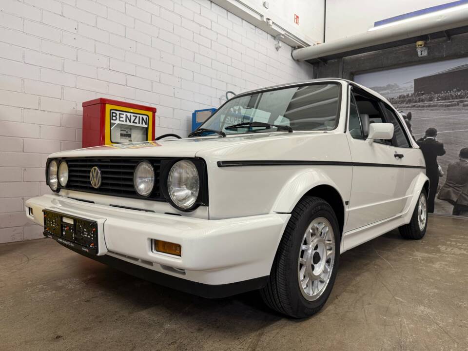 Bild 2/17 von Volkswagen Golf I Cabrio GLi 1.8 (1989)