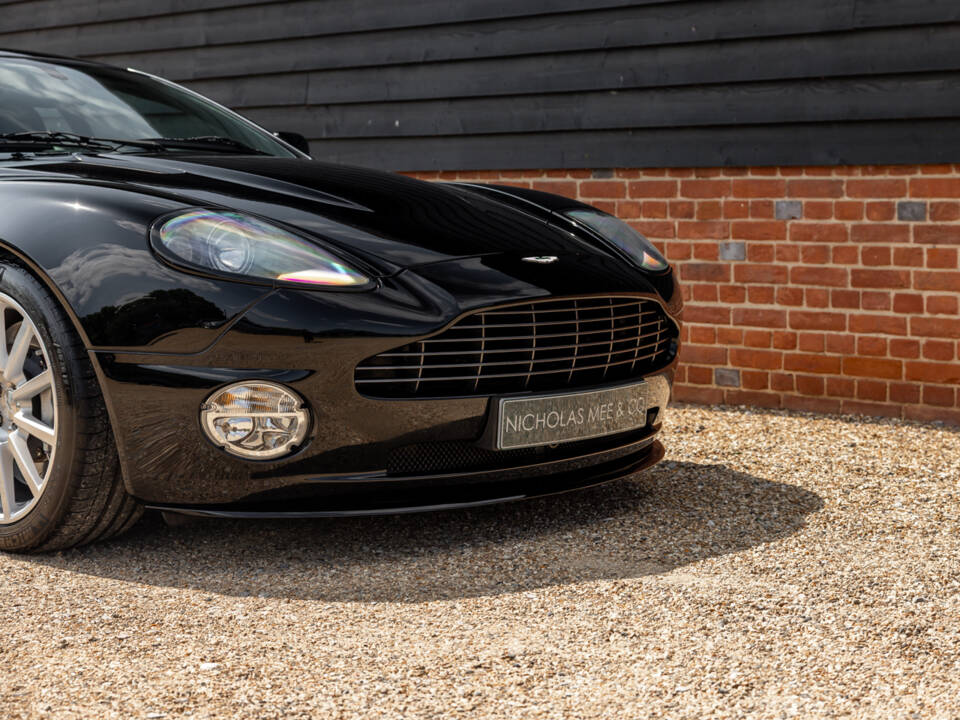 Image 19/56 of Aston Martin V12 Vanquish S (2005)