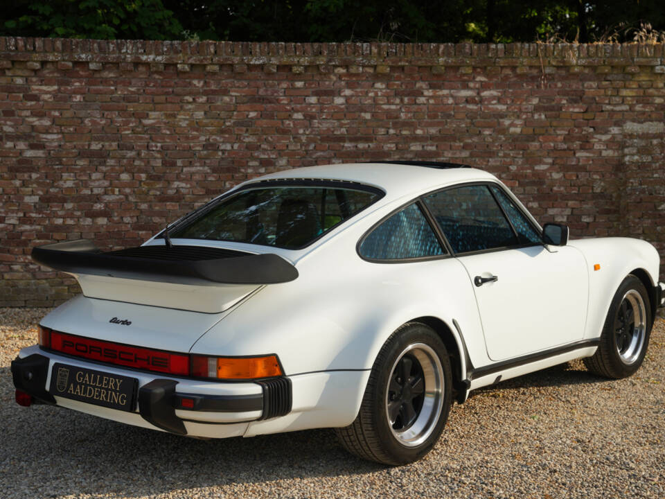 Image 24/50 of Porsche 911 Turbo 3.3 (1986)