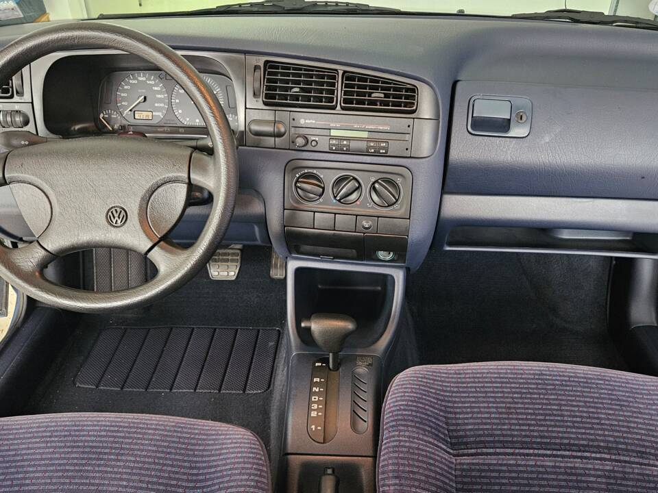 Bild 13/60 von Volkswagen Golf III 1.8 (1993)