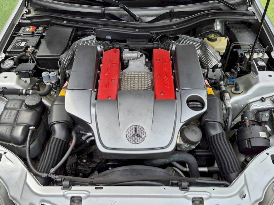 Afbeelding 44/63 van Mercedes-Benz SLK 32 AMG (2001)