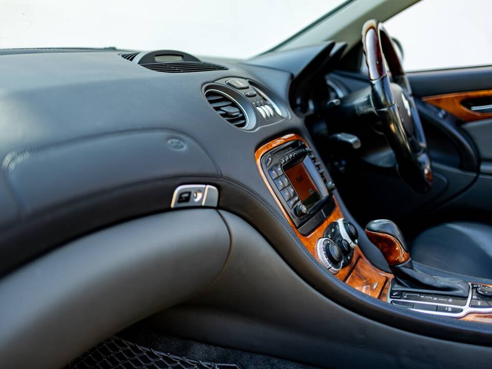 Image 49/50 de Mercedes-Benz SL 500 (2003)