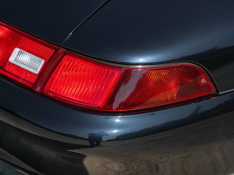 Immagine 19/50 di Porsche 911 Carrera 4S (1996)