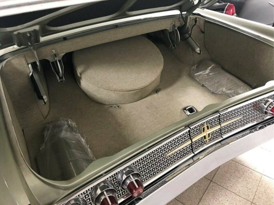Bild 9/15 von Lincoln Continental Mk V Convertible (1960)