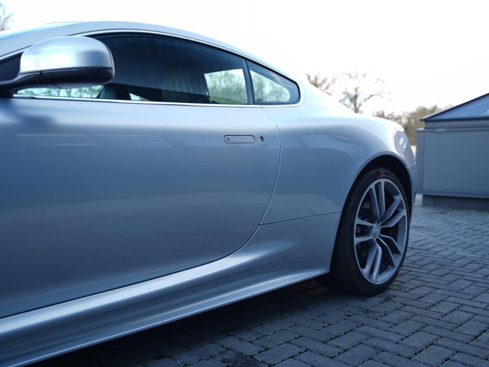 Immagine 46/50 di Aston Martin DBS (2011)