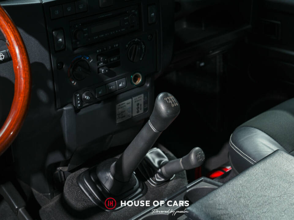 Image 22/25 of Land Rover Defender 90 (2013)