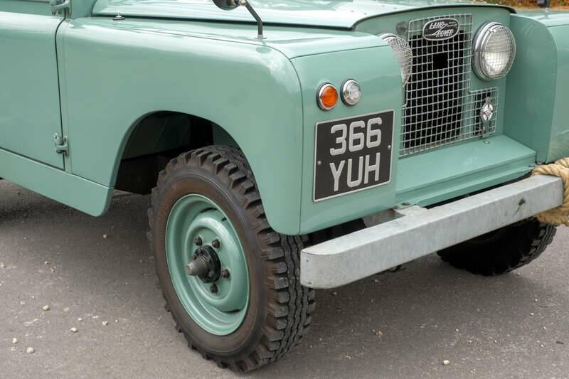 Image 21/50 of Land Rover 88 (1962)