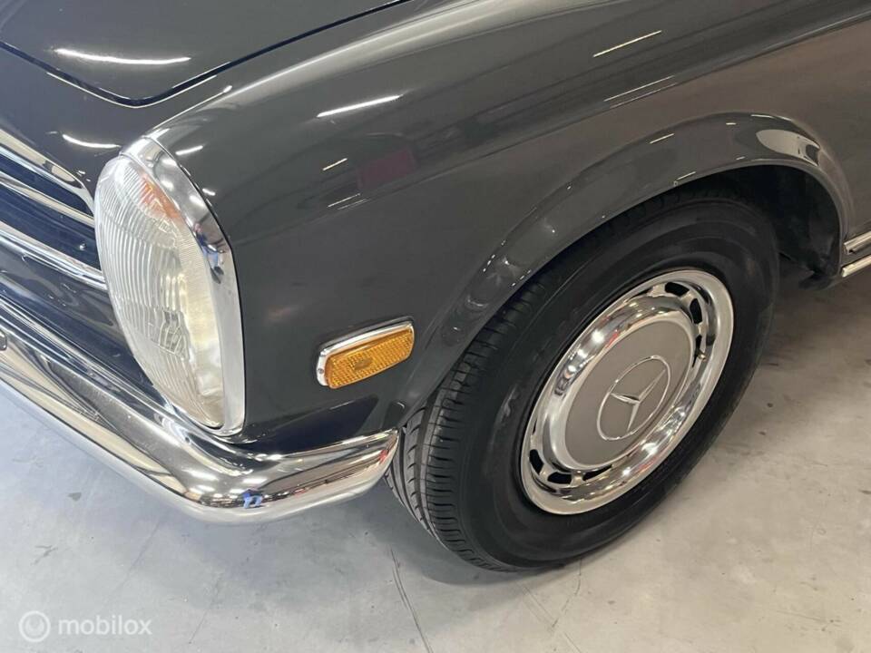 Image 22/40 of Mercedes-Benz 280 SL (1970)