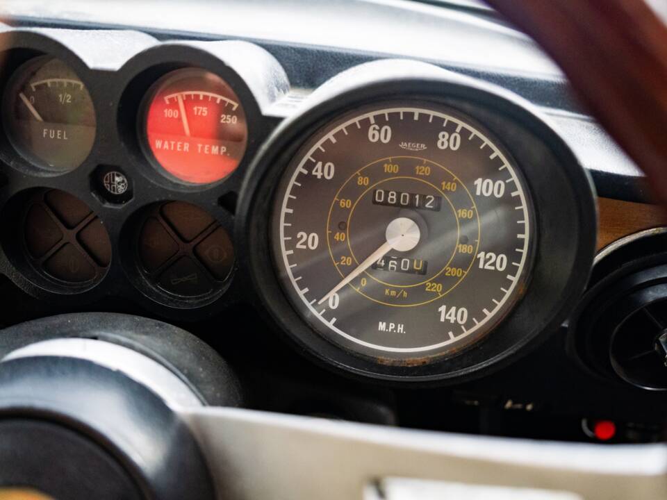 Image 16/20 of Alfa Romeo Giulia 1600 GT Junior (1976)