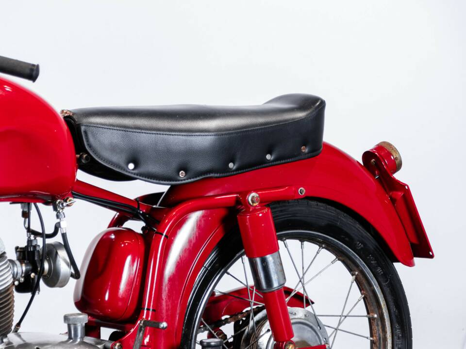 Image 15/27 of MV Agusta 125 TR (1955)