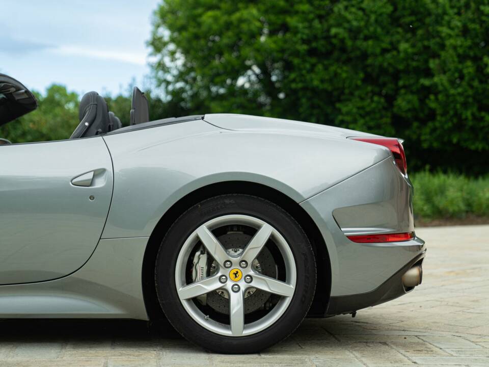 Bild 27/50 von Ferrari California T (2014)