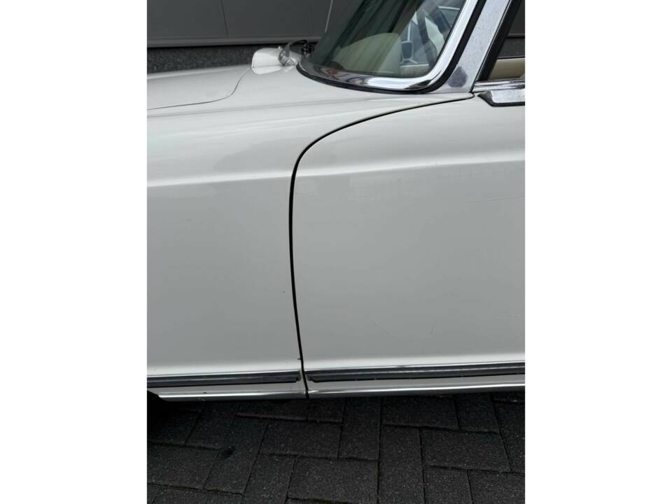 Image 20/50 of Mercedes-Benz 280 SL (1969)