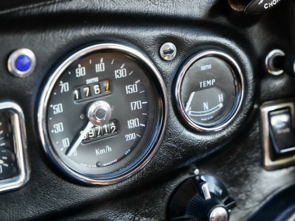 Immagine 17/50 di MG MGB GT (1971)