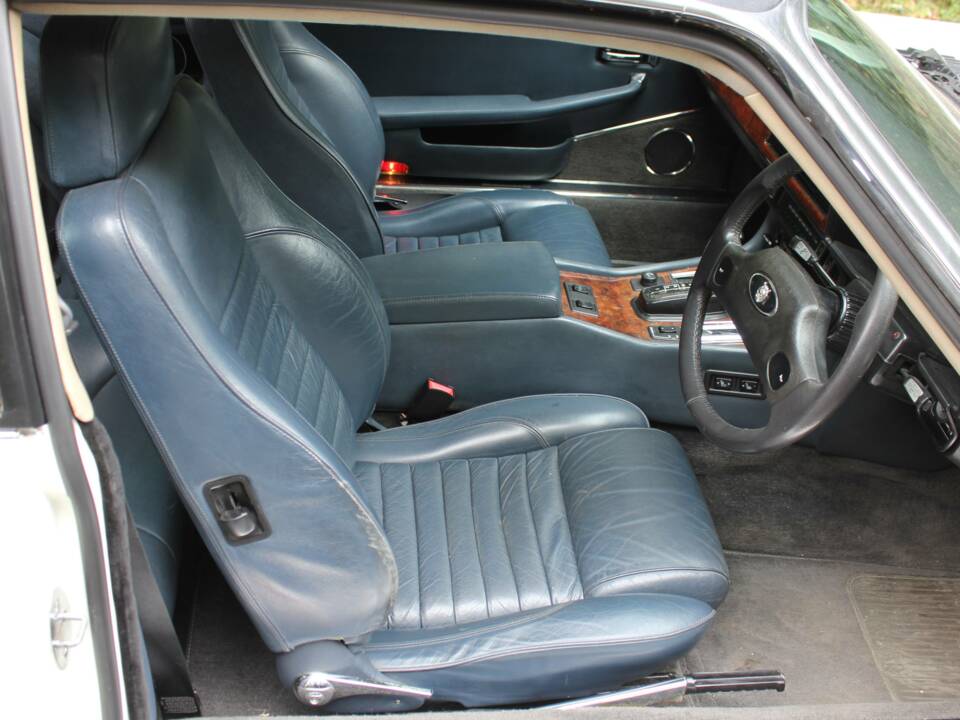 Image 9/20 de Jaguar XJS 5.3 V12 (1988)