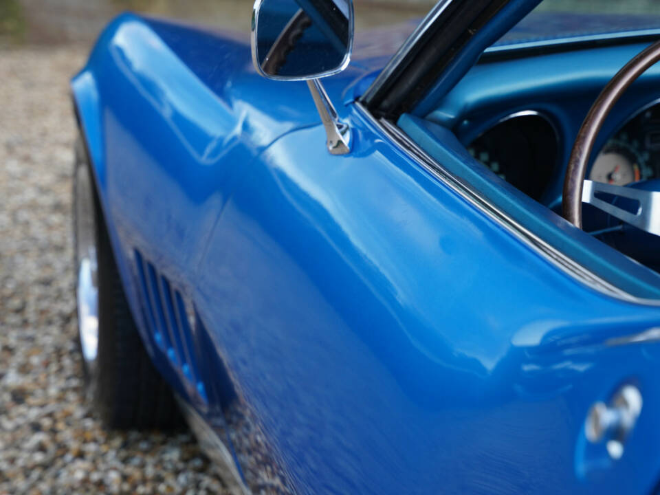 Image 29/50 of Chevrolet Corvette Stingray (1968)