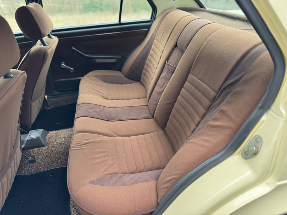 Image 12/46 of Alfa Romeo Giulietta 1.6 (1981)