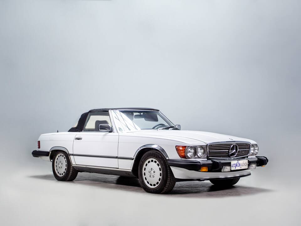 Image 10/48 of Mercedes-Benz 560 SL (1988)