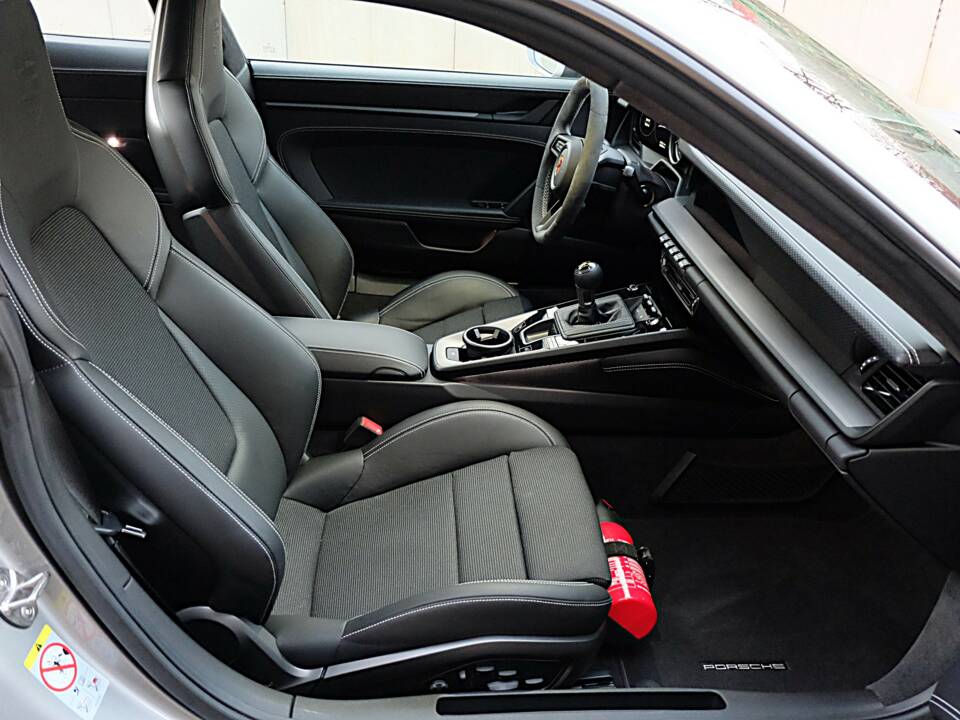 Bild 31/55 von Porsche 911 GT3 Touring (2023)