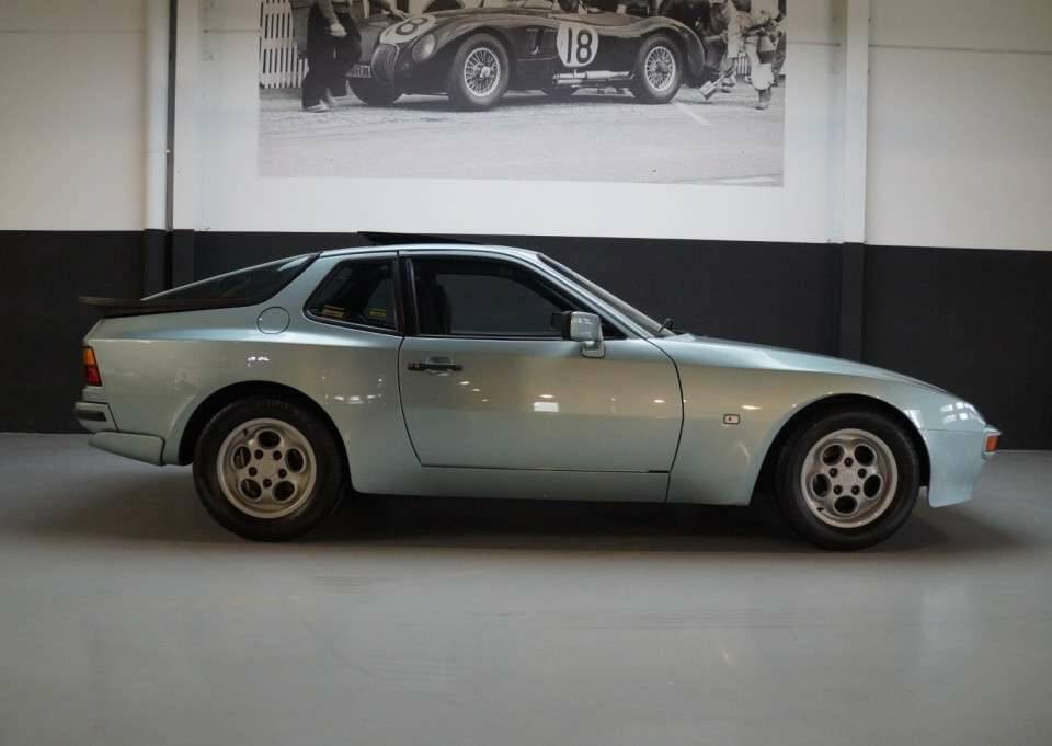 Image 3/50 de Porsche 944 Turbo (1986)