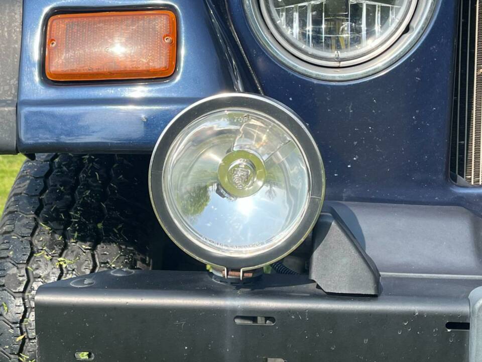 Bild 28/38 von Jeep Wrangler Sport Hardtop 2.5 (1997)