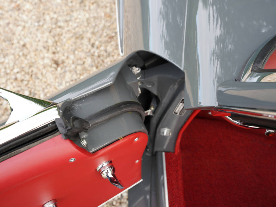 Image 34/50 of Mercedes-Benz 190 SL (1957)