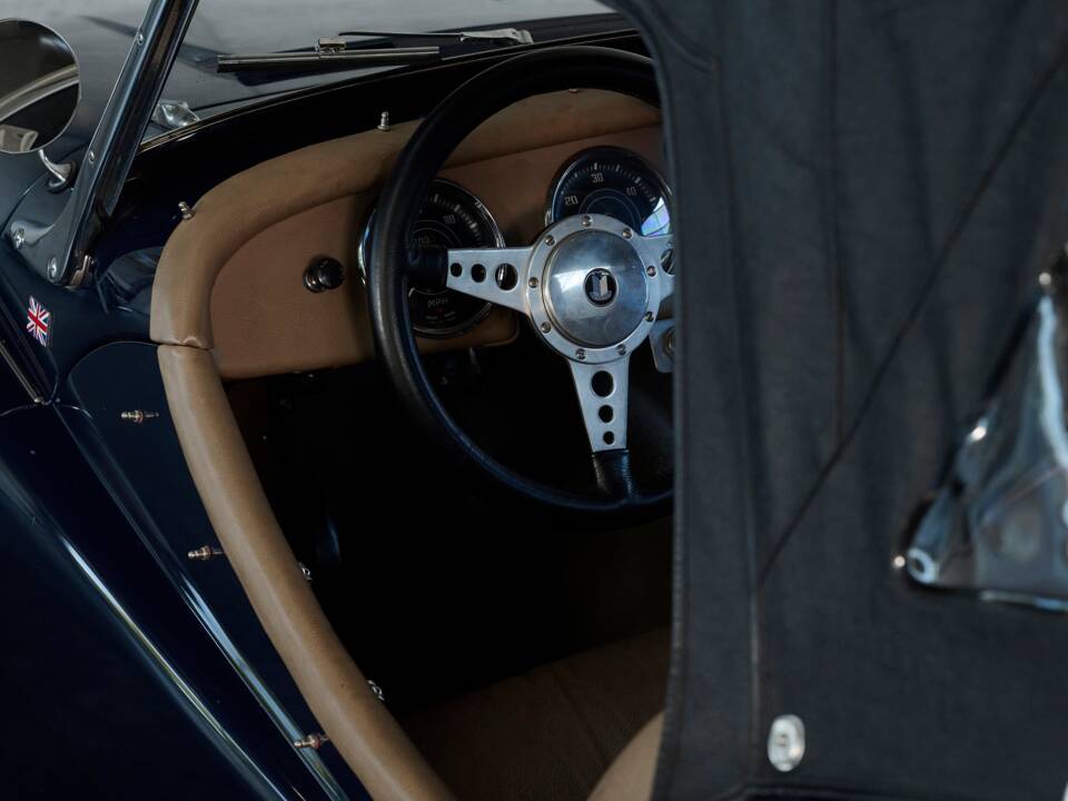 Image 18/50 of Triumph TR 3A (1959)