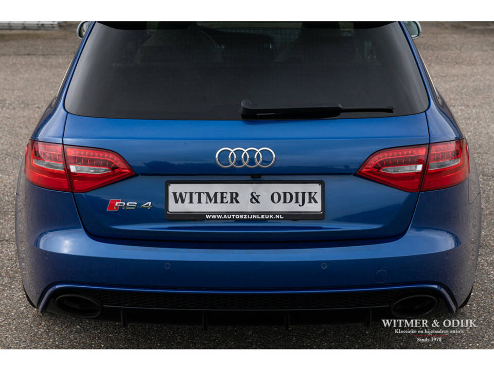 Image 17/32 of Audi RS4 Avant (2014)
