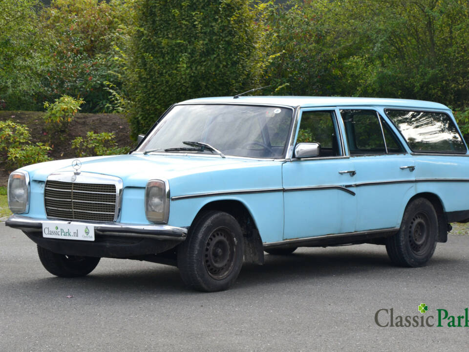 Image 1/50 of Mercedes-Benz 220 D (1974)