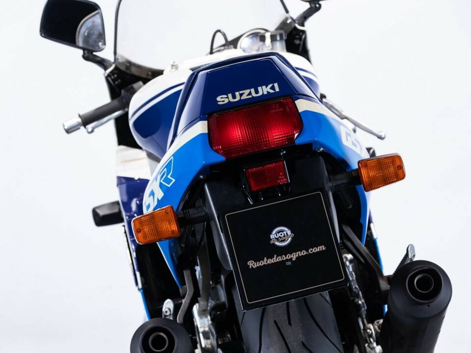 Bild 16/50 von Suzuki DUMMY (1988)