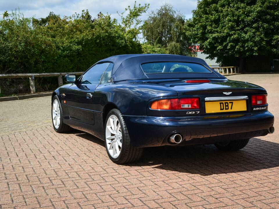 Bild 34/50 von Aston Martin DB 7 Vantage Volante (2001)