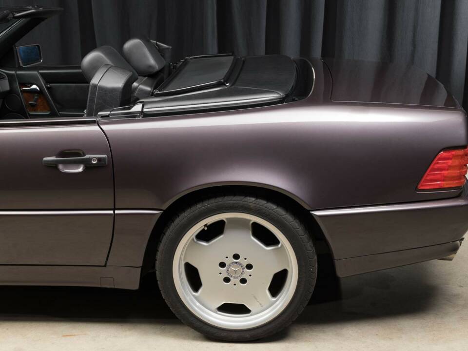 Image 10/43 of Mercedes-Benz 300 SL (1992)