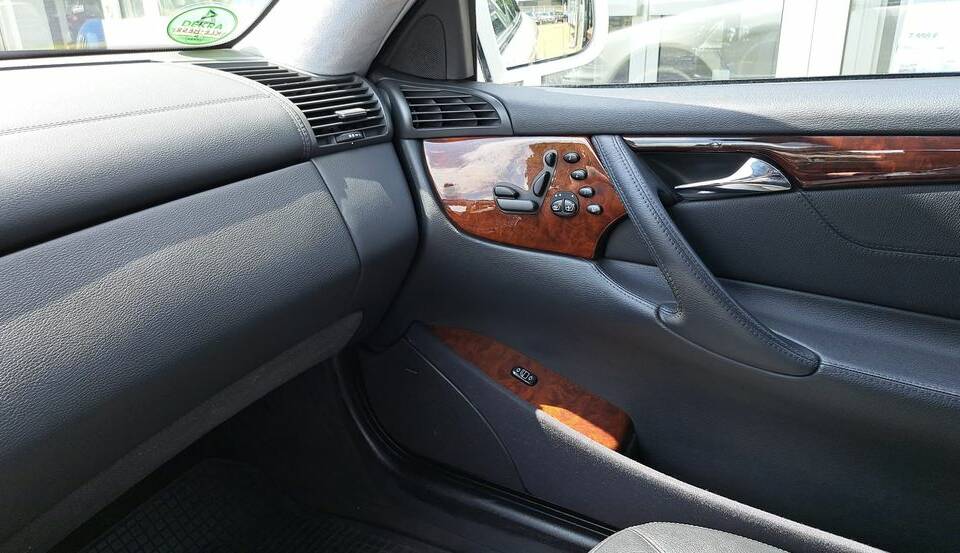 Bild 12/22 von Mercedes-Benz CL 500 (2001)