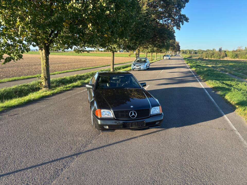 Image 6/49 de Mercedes-Benz 500 SL (1990)