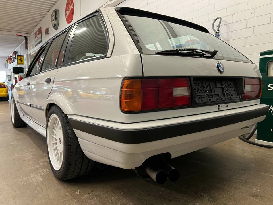 Bild 15/19 von BMW 325ix Touring (1988)