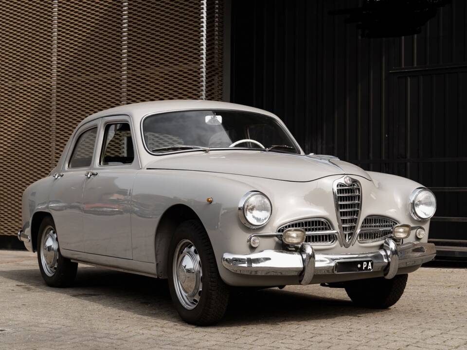 Image 1/54 de Alfa Romeo 1900 TI Super Berlina (1955)