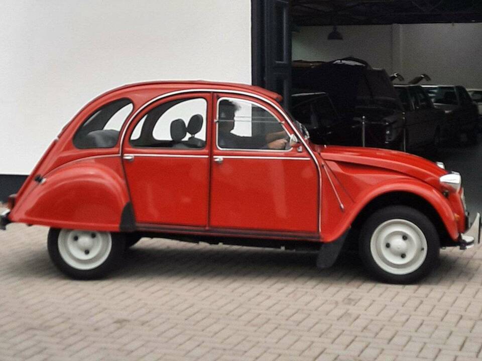 Immagine 30/32 di Citroën 2 CV 6 Club (1988)