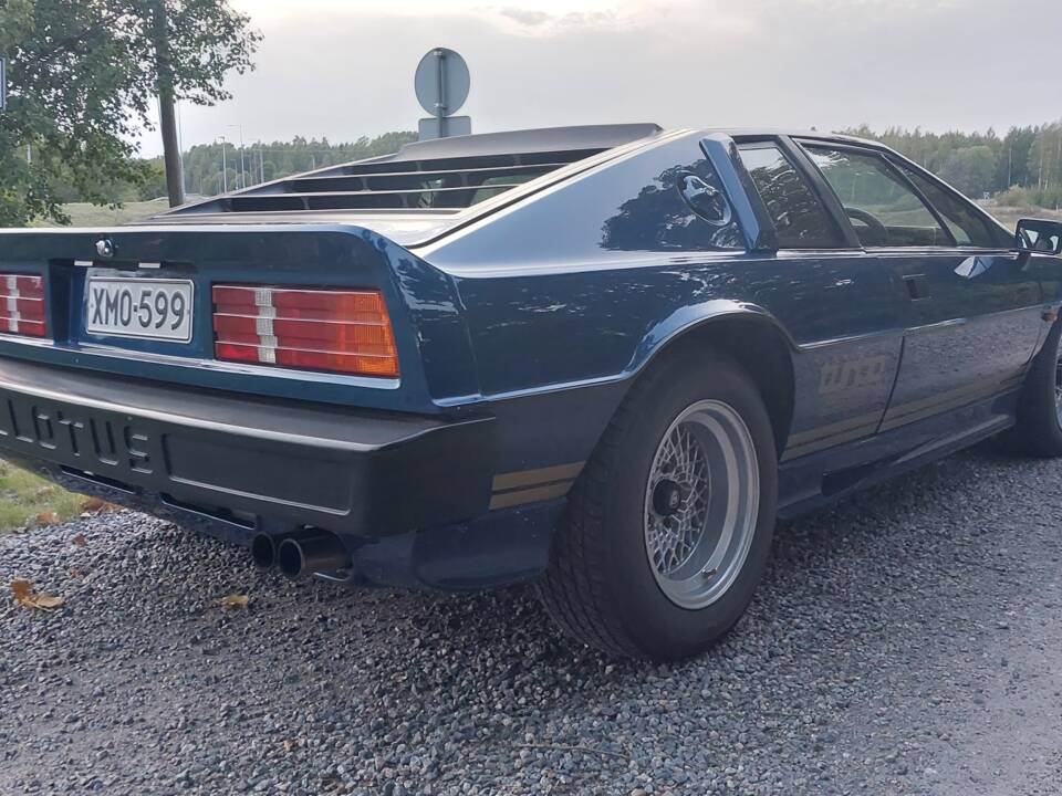 Immagine 2/16 di Lotus Esprit Turbo (1982)