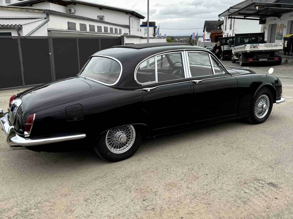 Image 12/50 de Jaguar S-Type 3.8 (1966)