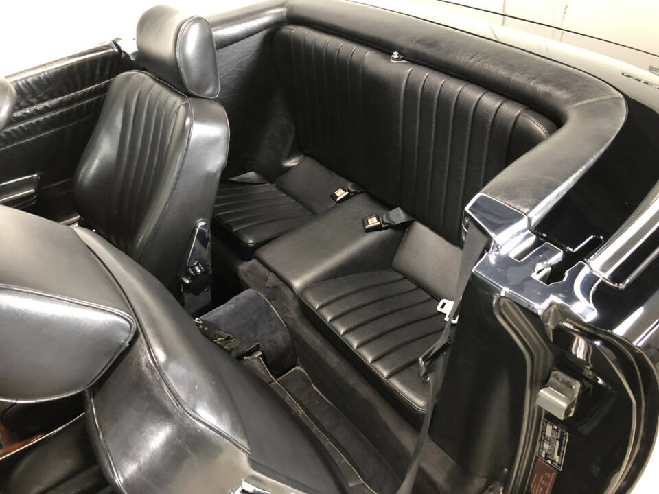 Imagen 20/31 de Mercedes-Benz 560 SL (1986)
