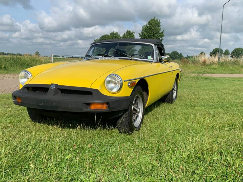 Image 5/8 de MG MGB (1980)