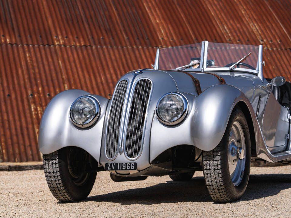 Immagine 18/35 di BMW 328 (1938)
