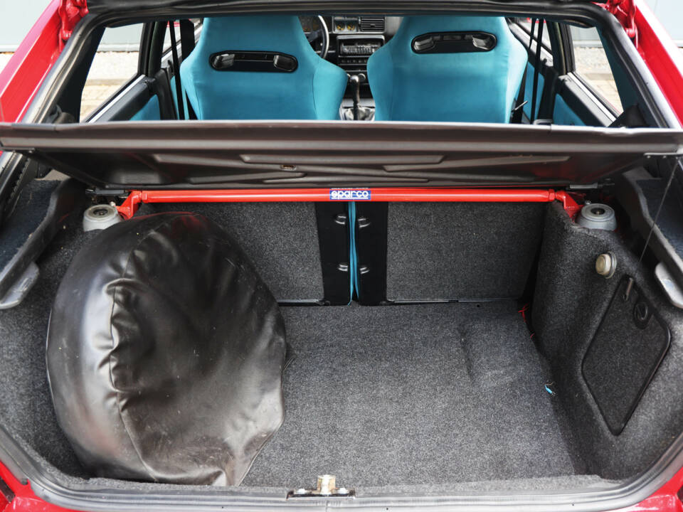Image 36/41 of Lancia Delta HF Integrale (1989)