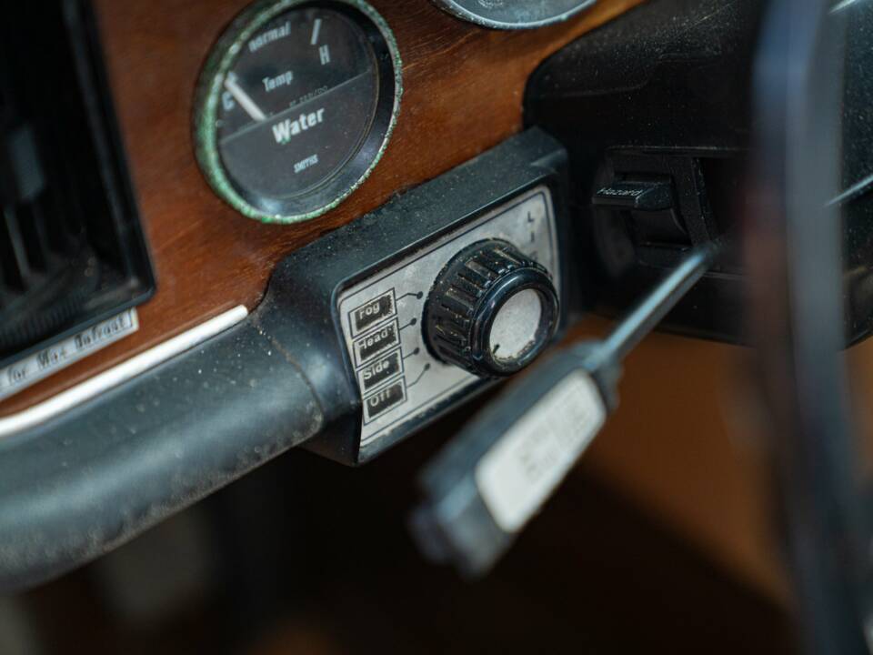 Bild 30/37 von Jaguar XJ 6 3.4 (1976)