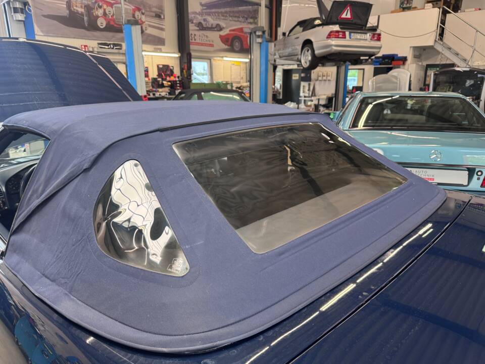 Image 18/19 of Mercedes-Benz SL 500 (1993)