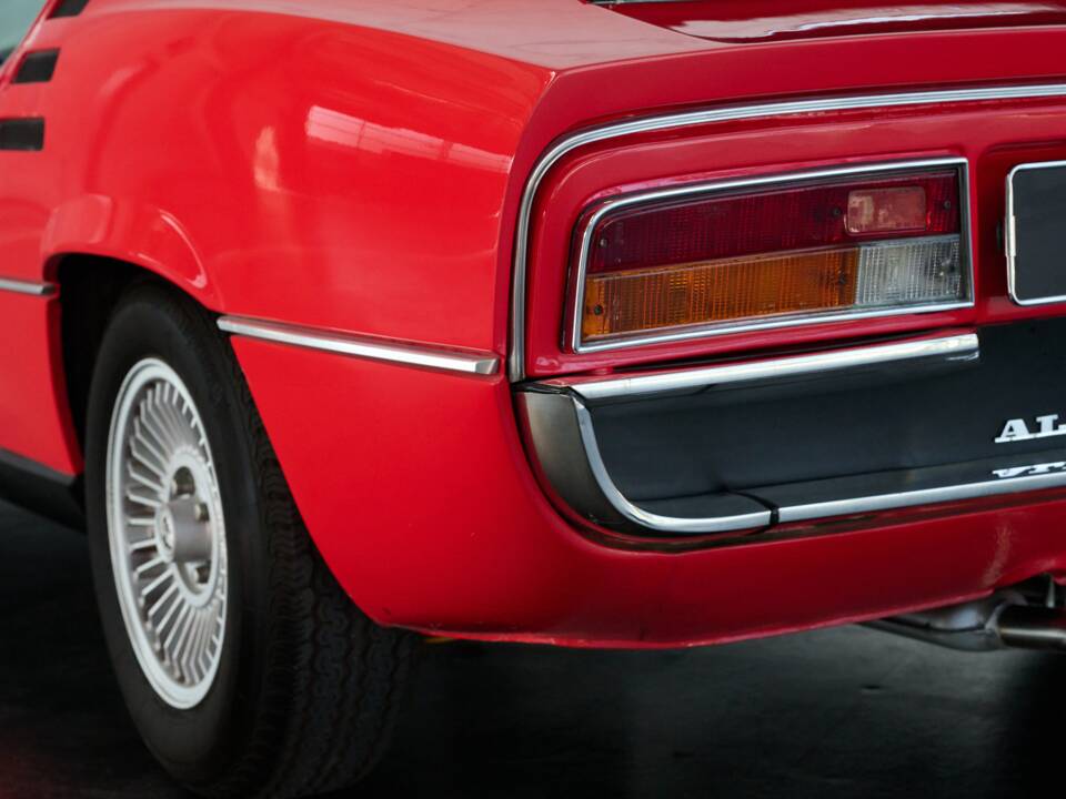 Image 17/50 of Alfa Romeo Montreal (1973)